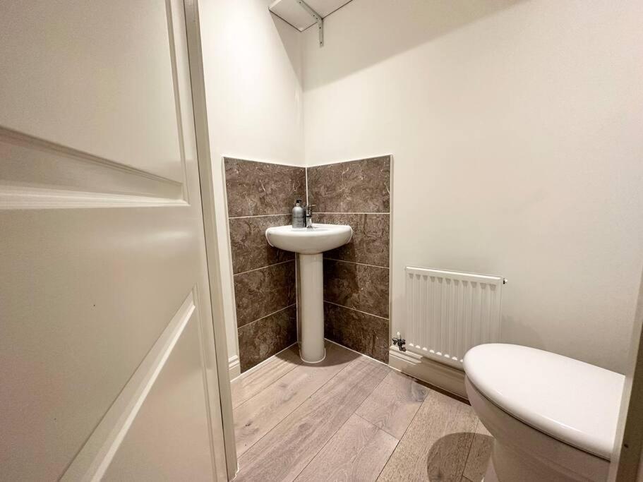 Serene Home Ideally Connected To Central London 布罗姆利 外观 照片