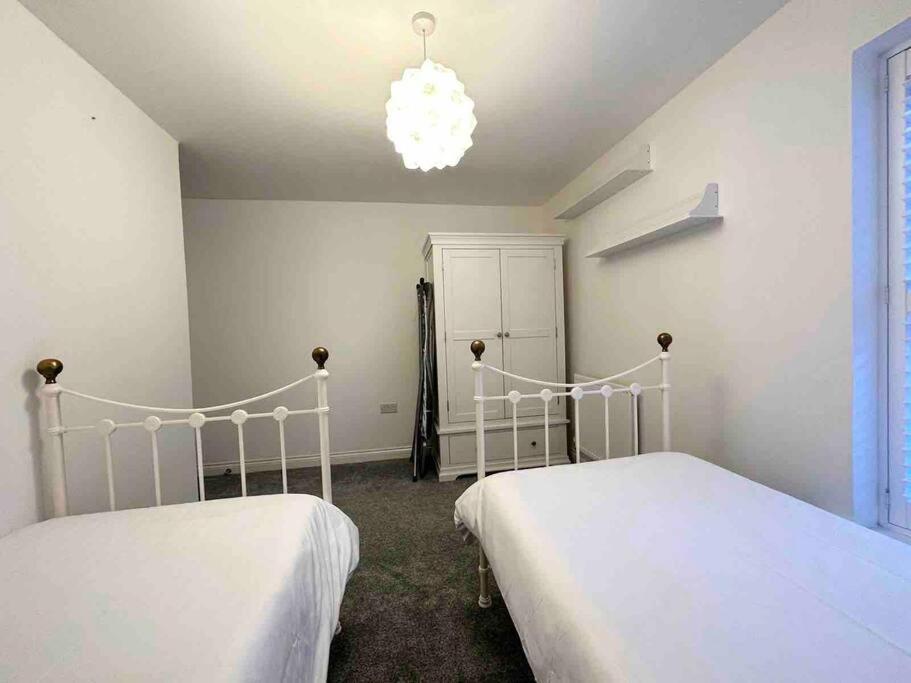Serene Home Ideally Connected To Central London 布罗姆利 外观 照片